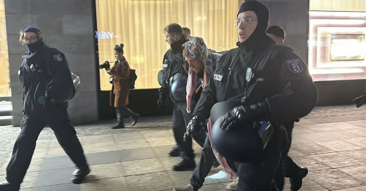 Almanya’da Filistin ve Lübnan’a destek gösterisinde çok sayıda protestocu gözaltına alındı