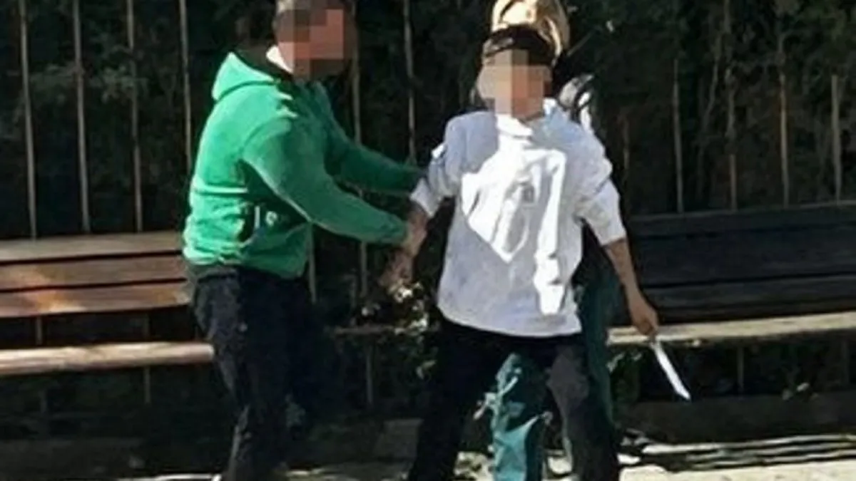 İstanbul’da öğrenci dehşeti: Okulu bıçakla bastı müdür yardımcısını tehdit etti!