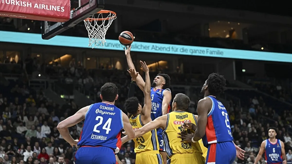 Alba Berlin – Anadolu Efes: 70-86
