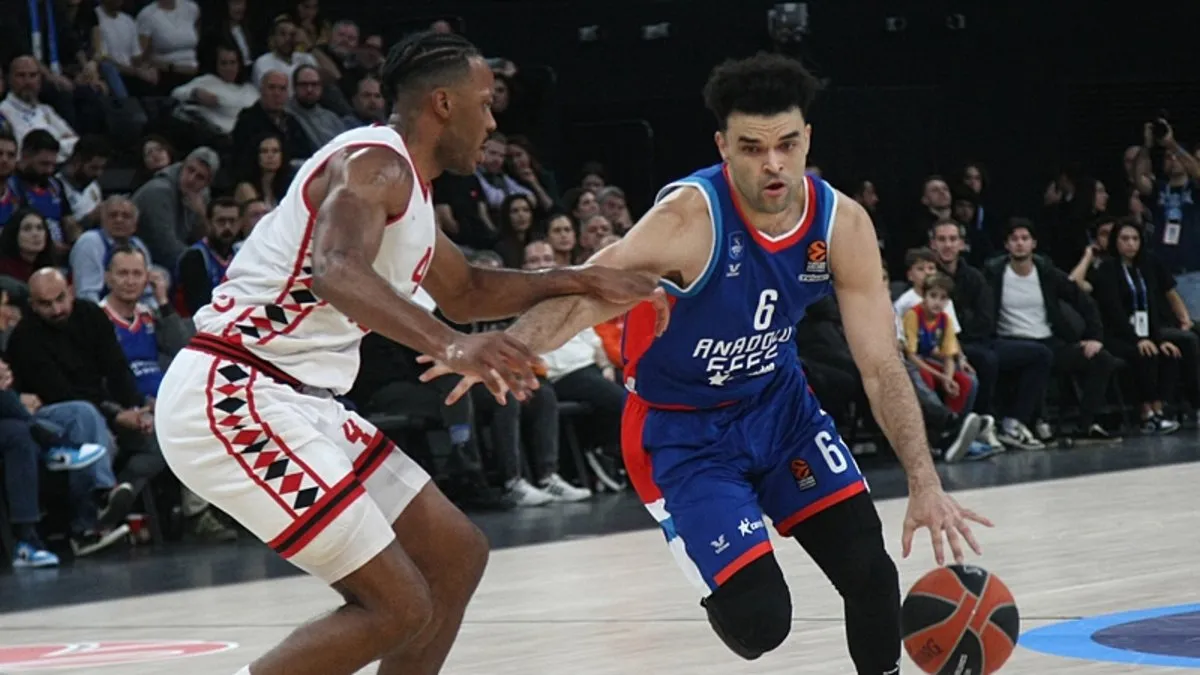 Anadolu Efes evinde Monaco’ya mağlup!