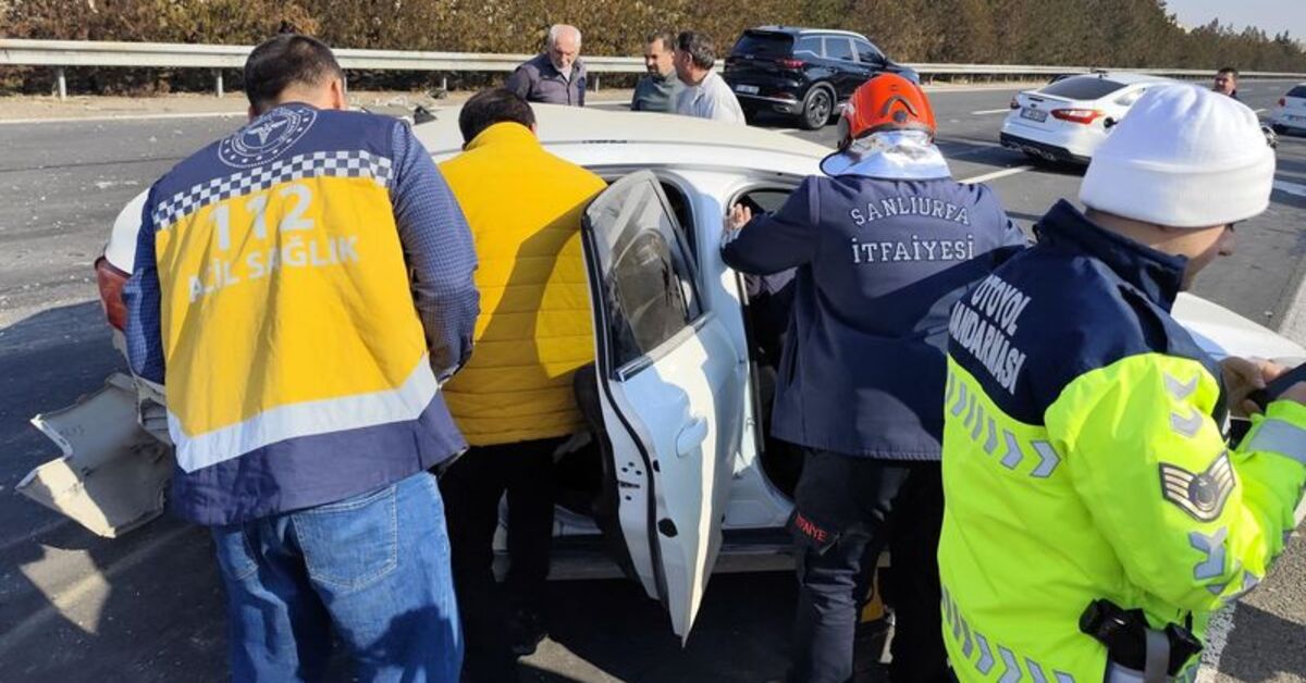 Şanlıurfa’da otomobiller çarpıştı; 12 yaralı
