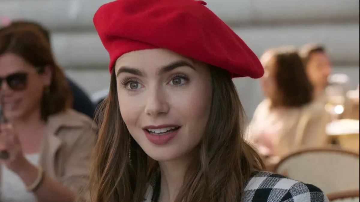 Bebeğini gösterdi! Emily in Paris’in yıldızı Lily Collins taşıcıyı anne yöntemiyle bebek sahibi oldu