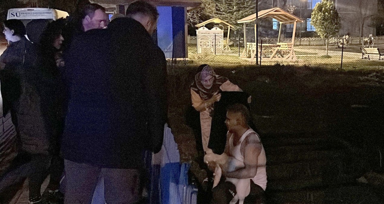 Kütahya’da yangın: 5 kişi dumandan etkilendi