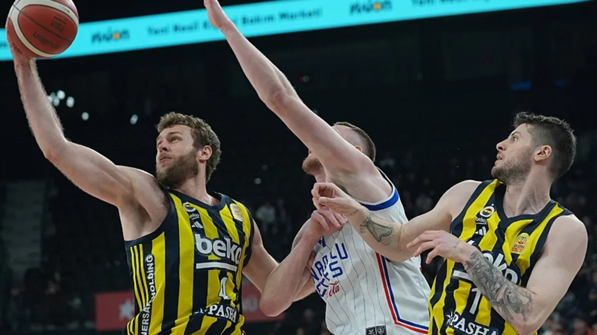 Anadolu Efes ile Fenerbahçe Beko’nun lig maçları ertelendi